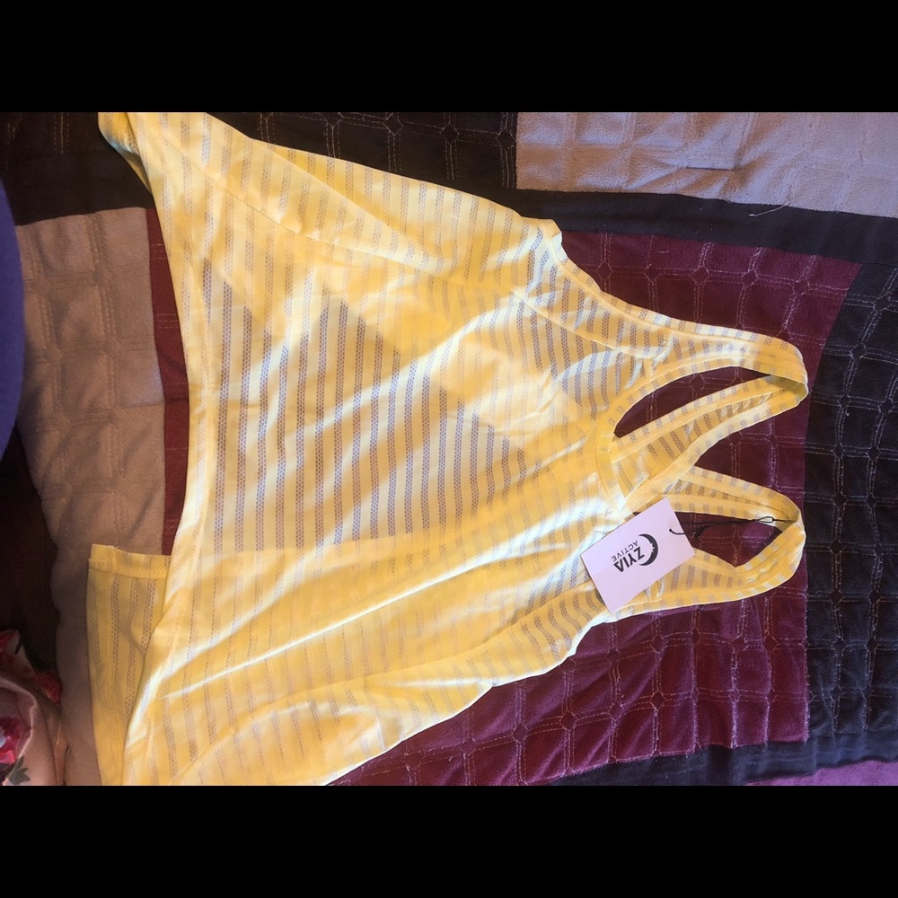 ZYIA active NWT lemon split back nimbus tank